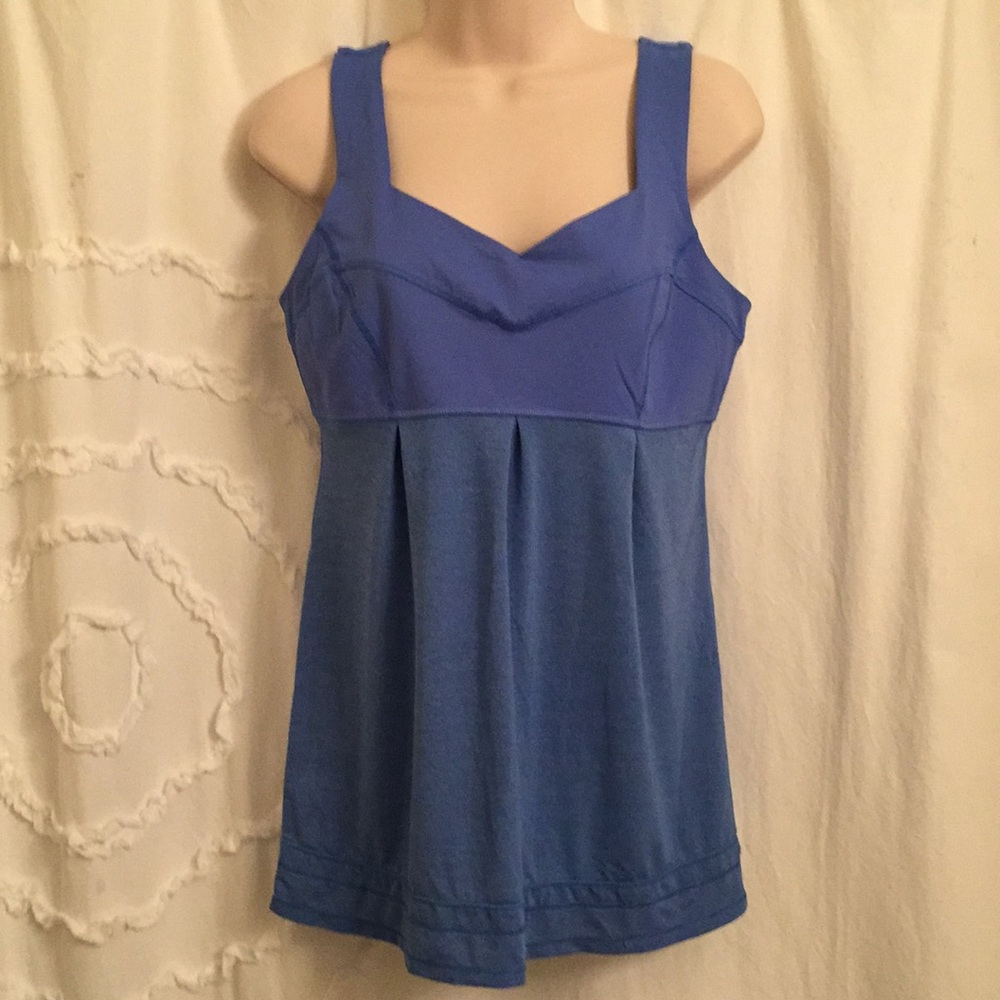 🍋Lululemon Tame Me tank 8 EUC